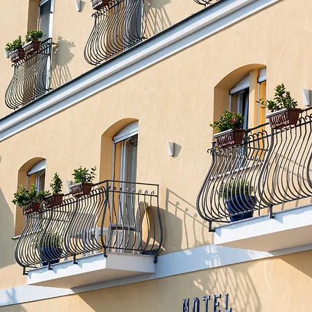 Pandora Hotel 4*