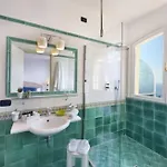 Pandora Отель 4*