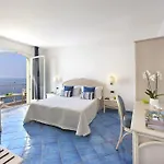 Pandora 4*