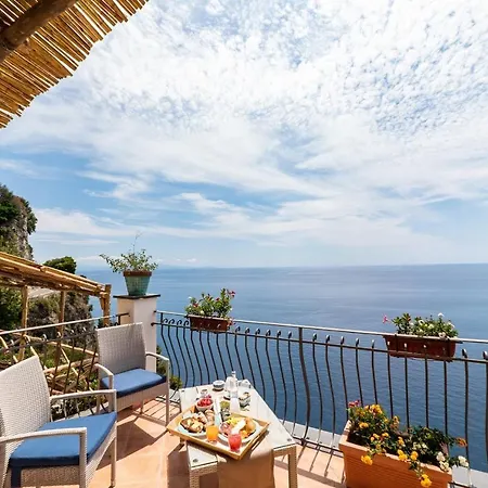 Pandora Hotel 4*