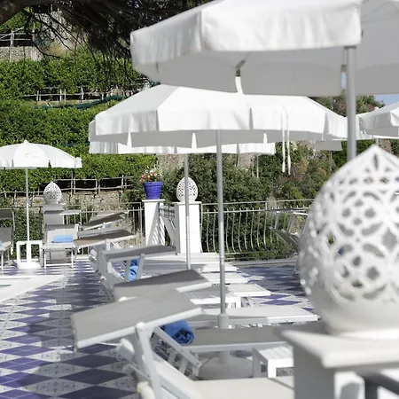 Pandora Hotel