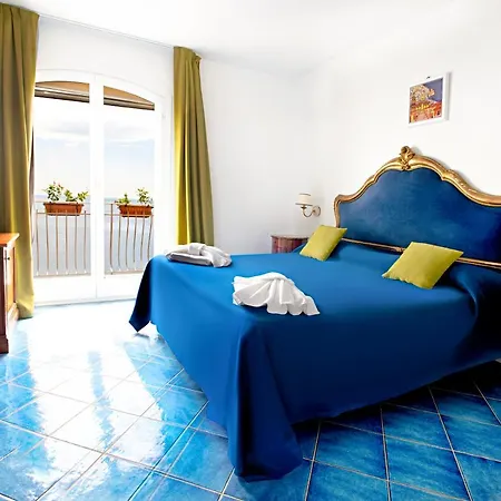 Pandora Hotel 4*