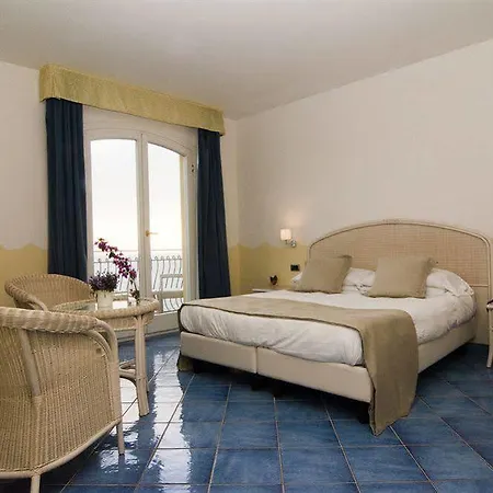 Pandora Hotel 4*